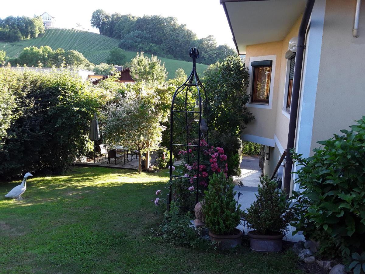 Anna'S Home - Ferienwohnungen Ratsch an der Weinstrasse Exterior foto