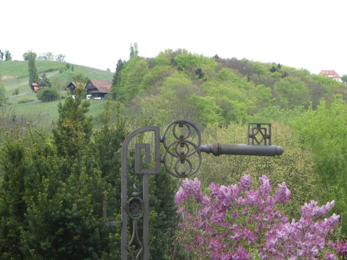 Anna'S Home - Ferienwohnungen Ratsch an der Weinstrasse Exterior foto